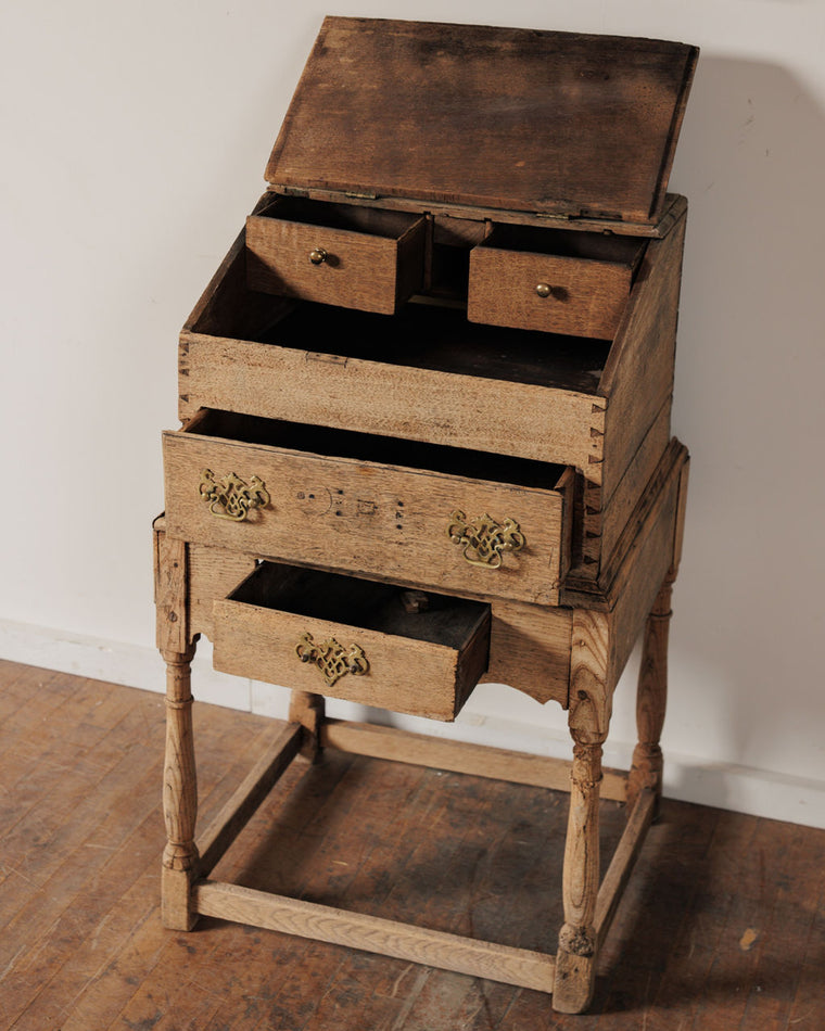 English Traveling Desk