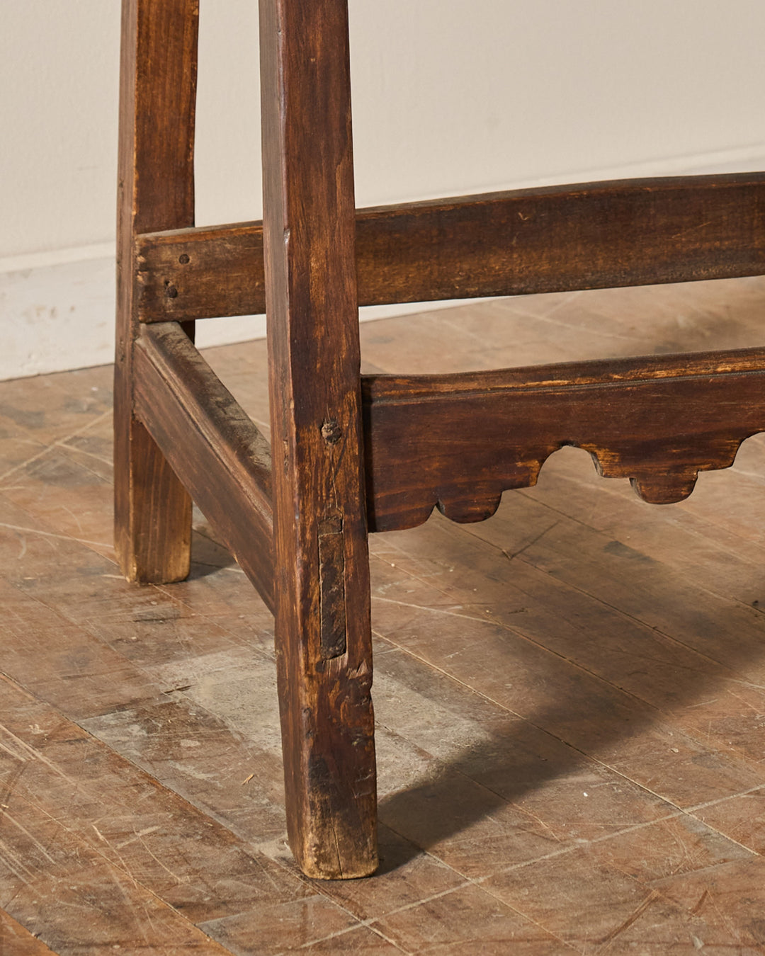 Spanish Scallop Side Table