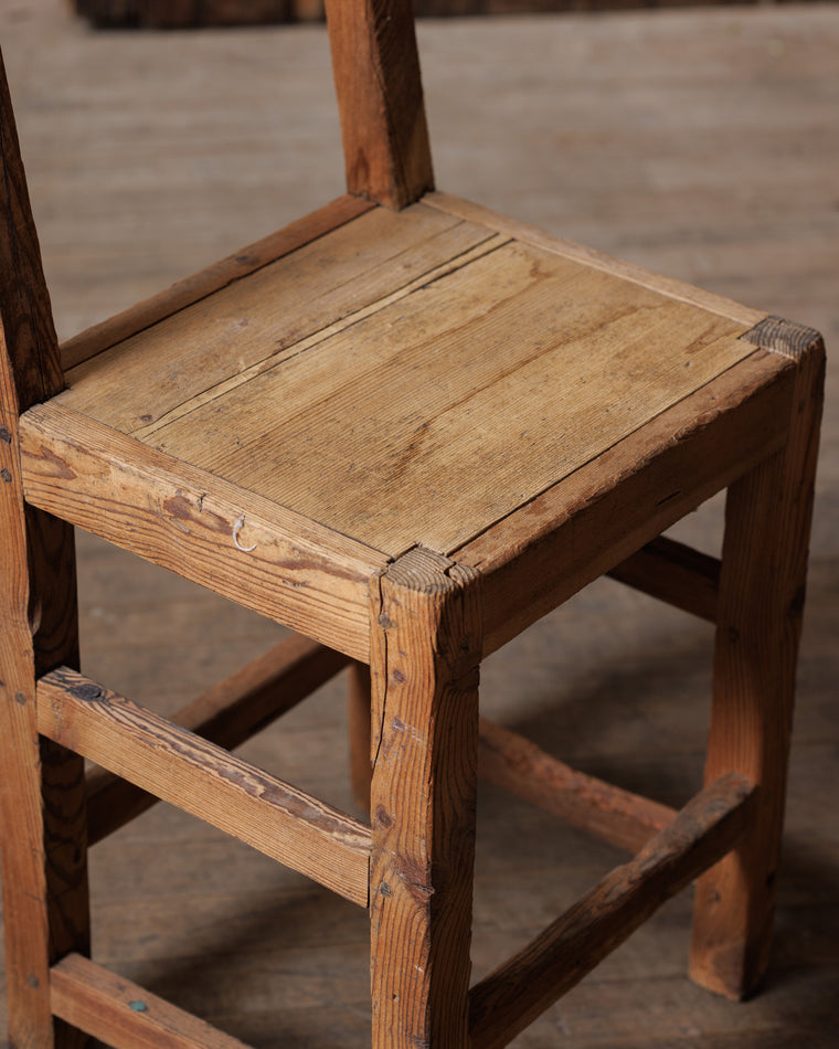 Straight Back Alpine Chair