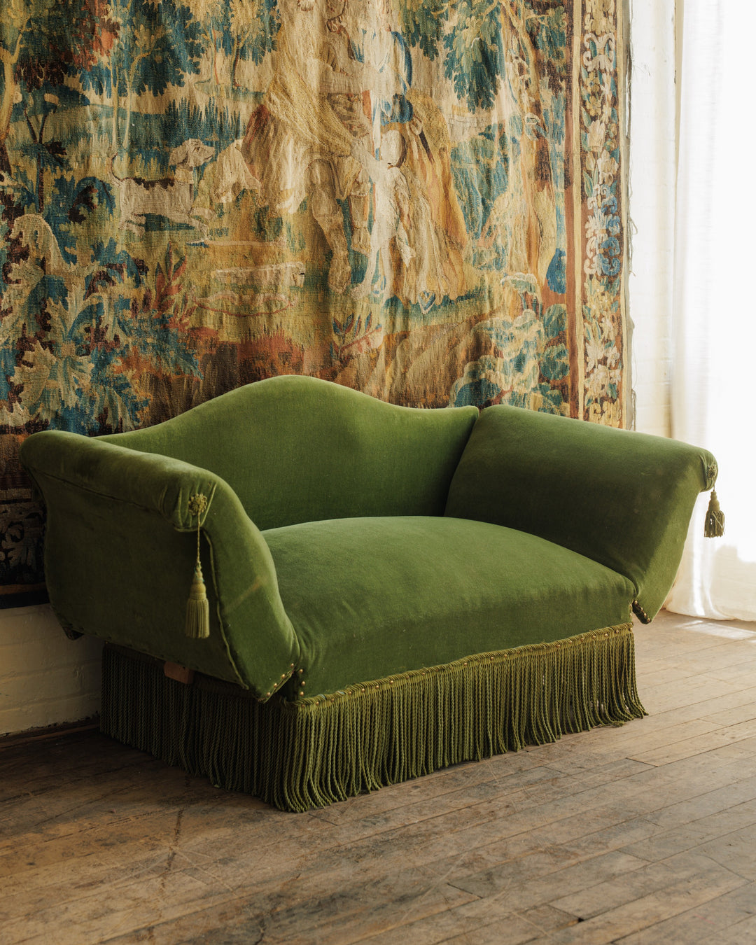 Green Velvet Fainting Sofa