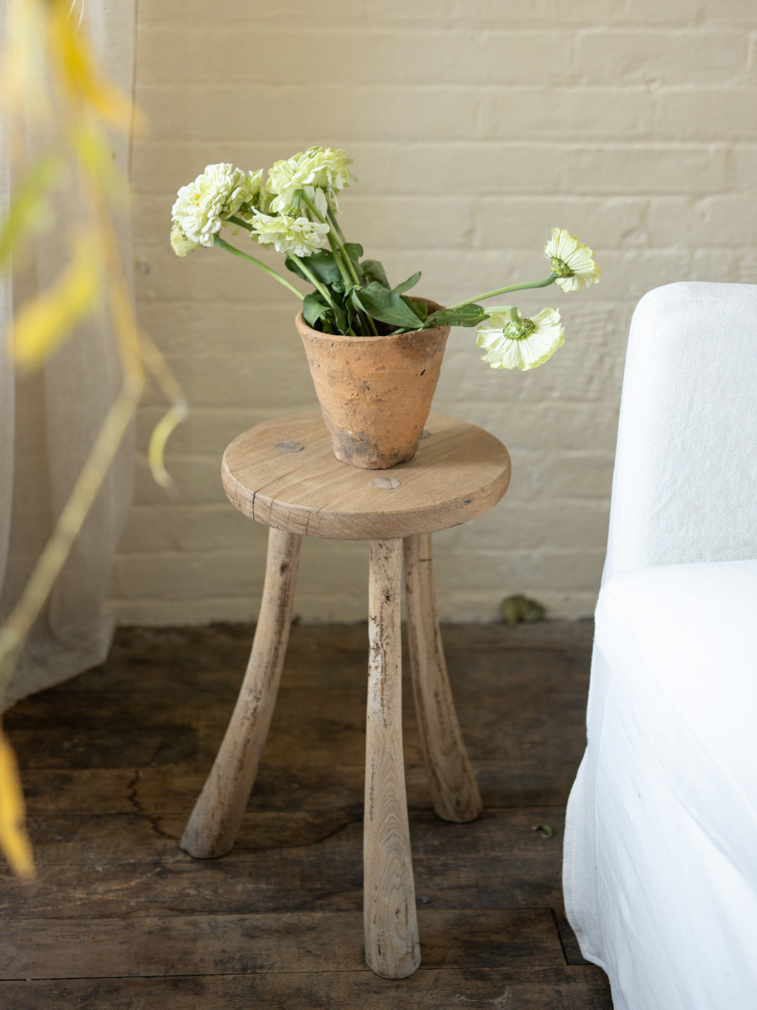 Le Curved Leg Tripod Stool
