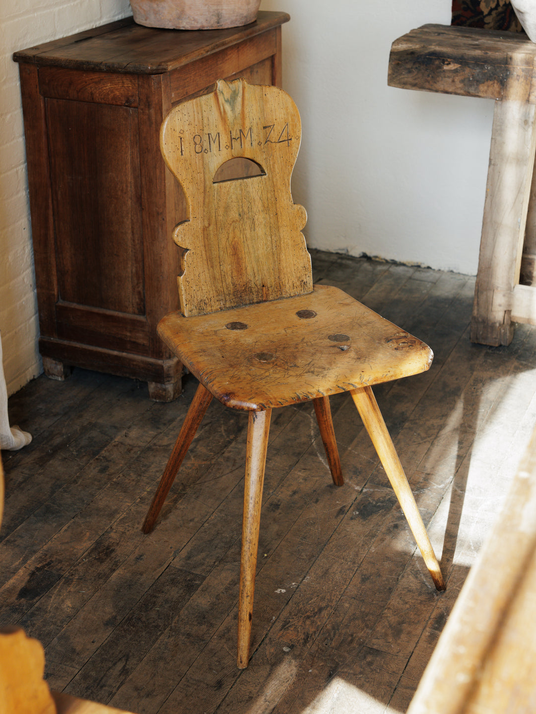 The Date Chair