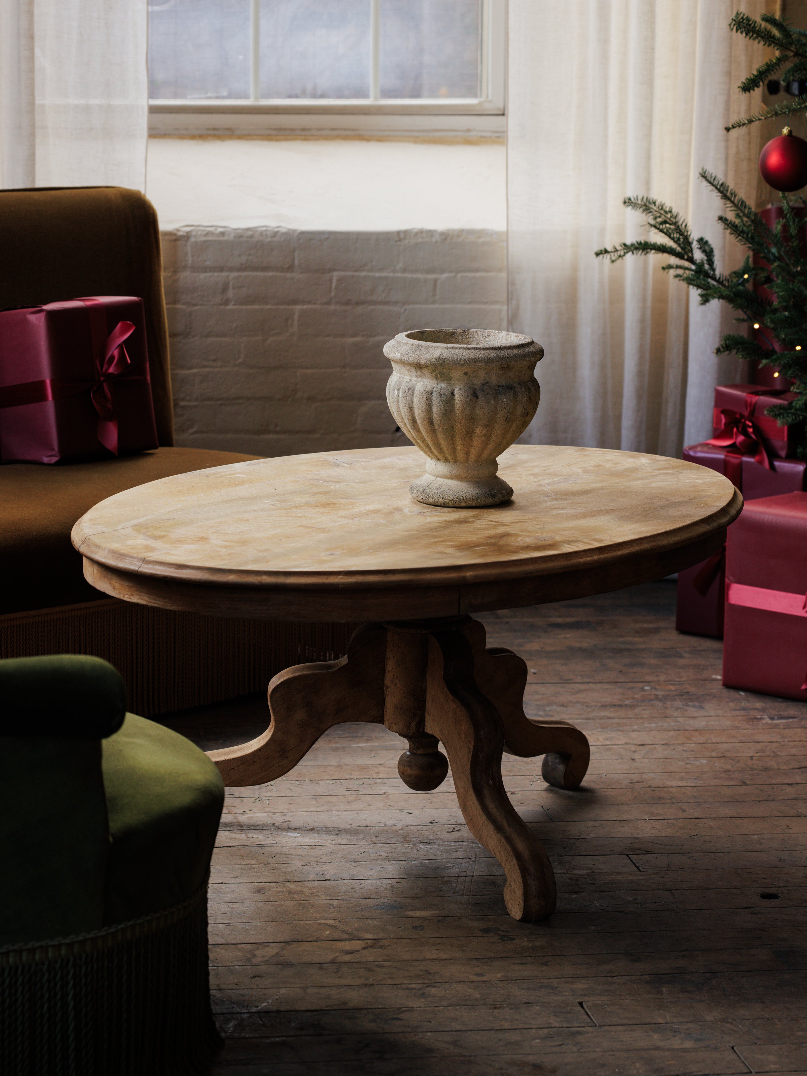 French Oval Coffee table – Sylvie