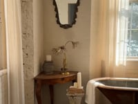 Shell Pedestal