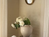 White Martres Tolosane Pot